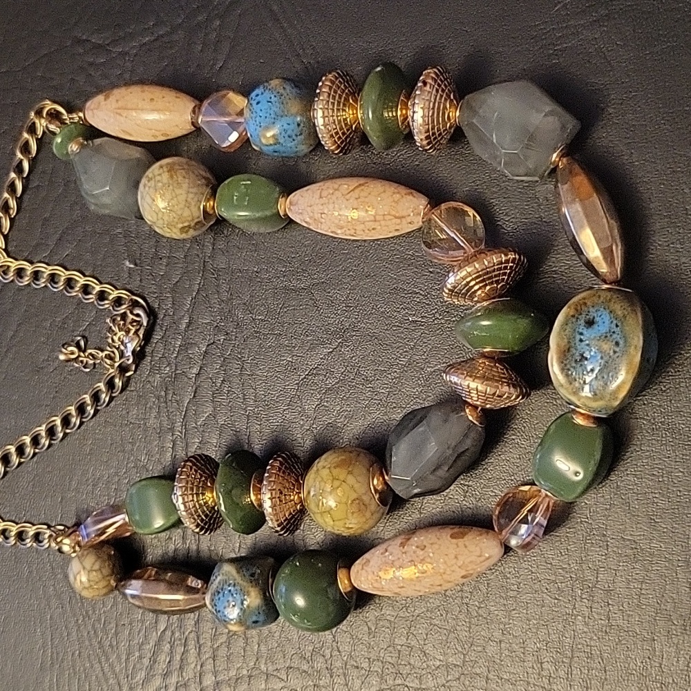 Multi Green and gold tone necklace
